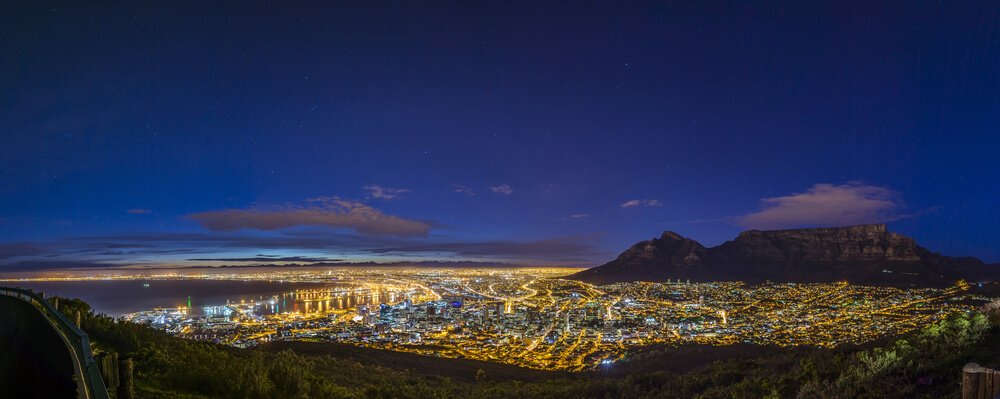 Cape Town city center by Richard Brew/Shutterstock.com