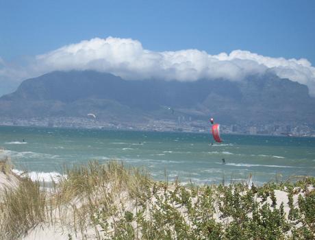 CapeTown beaches: Kitesurfing at Blouberg Beach