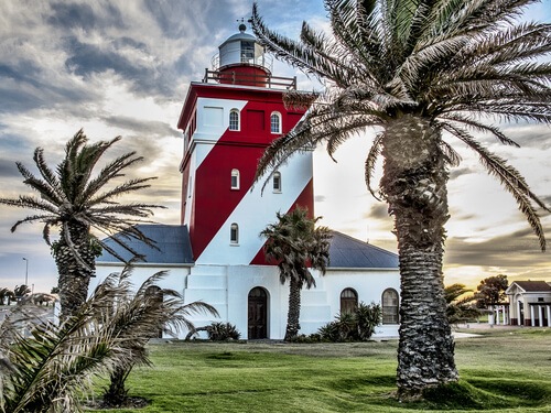 Cape Town Green Point lighthouse by Maslowski Marcin/shutterstock
